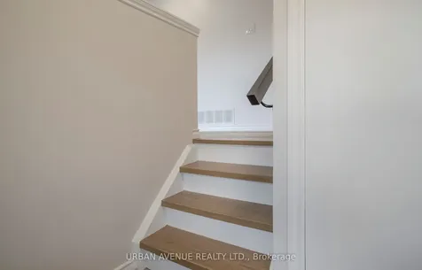 329 Cooper Court Oshawa ON L1J 6V4