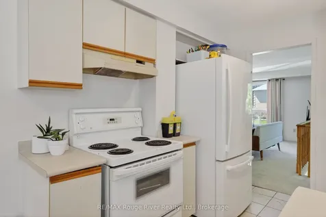 9 Farncomb Crescent Clarington ON L1C 4L5