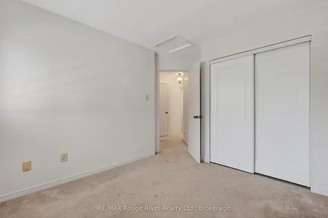 9 Farncomb Crescent Clarington ON L1C 4L5