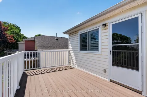 9 Farncomb Crescent Clarington ON L1C 4L5