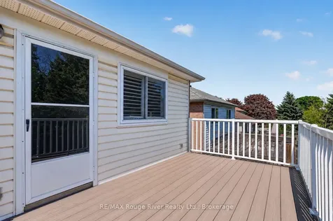 9 Farncomb Crescent Clarington ON L1C 4L5