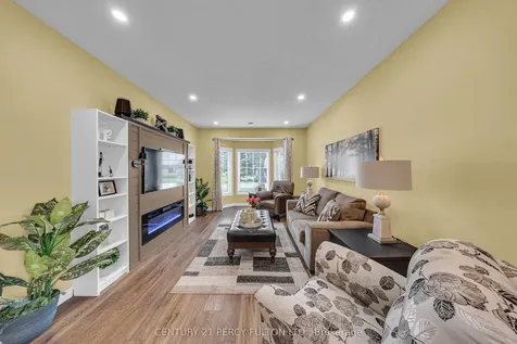 6 Niagara Trail Clarington ON L1B 1A2