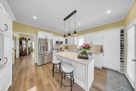 6 Niagara Trail Clarington ON L1B 1A2