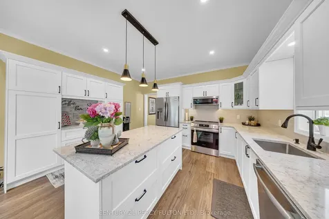 6 Niagara Trail Clarington ON L1B 1A2