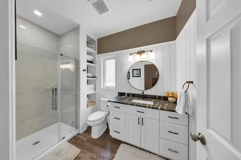 6 Niagara Trail Clarington ON L1B 1A2