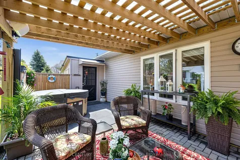 6 Niagara Trail Clarington ON L1B 1A2