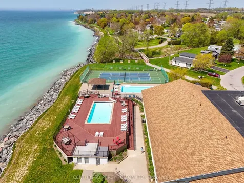6 Niagara Trail Clarington ON L1B 1A2