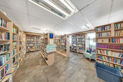 6 Niagara Trail Clarington ON L1B 1A2
