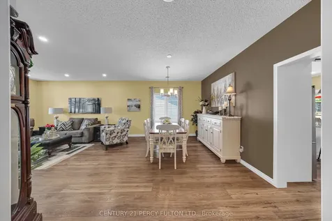6 Niagara Trail Clarington ON L1B 1A2