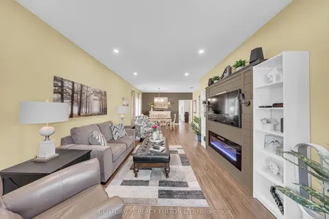6 Niagara Trail Clarington ON L1B 1A2