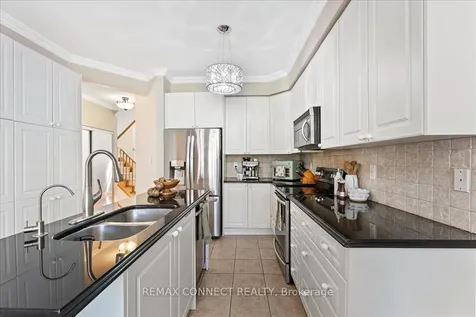 67 Cranborne Crescent Whitby ON L1M 2M1