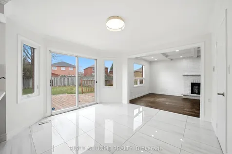 36 Ravenview Drive Whitby ON L1R 1Y2
