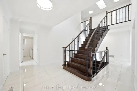 36 Ravenview Drive Whitby ON L1R 1Y2