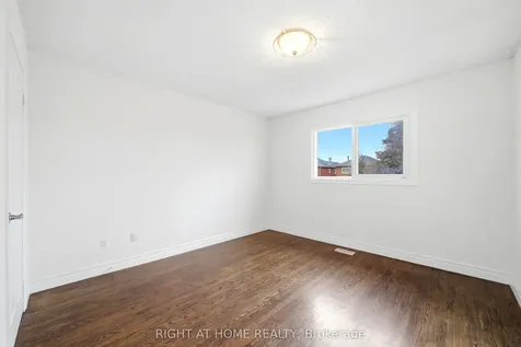36 Ravenview Drive Whitby ON L1R 1Y2