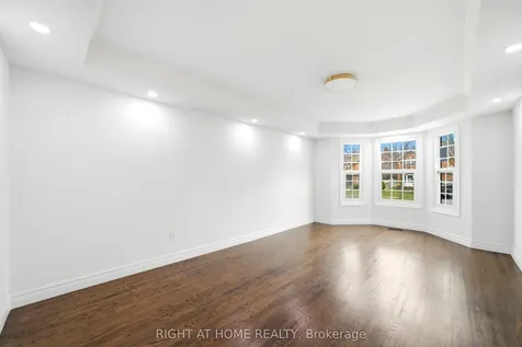36 Ravenview Drive Whitby ON L1R 1Y2
