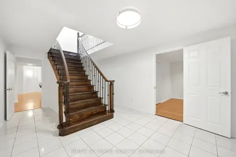 36 Ravenview Drive Whitby ON L1R 1Y2