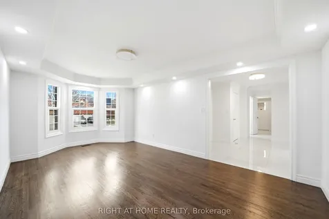 36 Ravenview Drive Whitby ON L1R 1Y2