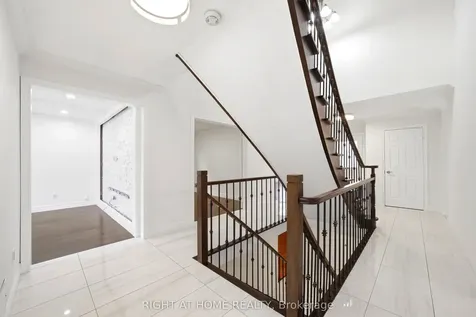 36 Ravenview Drive Whitby ON L1R 1Y2