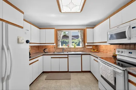 588 Huntingwood Drive Toronto ON M1W 1G8