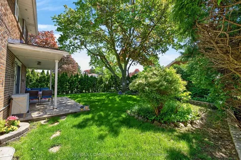 588 Huntingwood Drive Toronto ON M1W 1G8