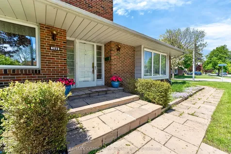 588 Huntingwood Drive Toronto ON M1W 1G8