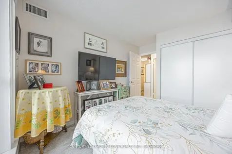 340 Watson Street W Whitby ON L1N 9G1