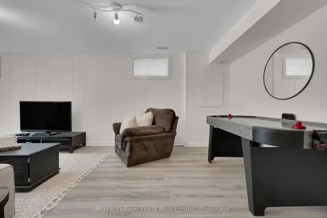 53 Pinedale Crescent Clarington ON L1E 1C7