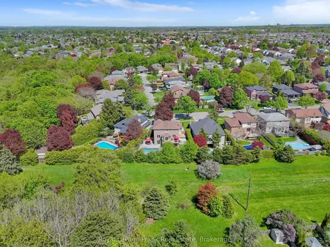 53 Pinedale Crescent Clarington ON L1E 1C7