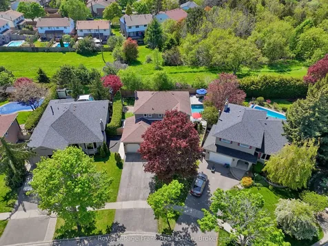 53 Pinedale Crescent Clarington ON L1E 1C7