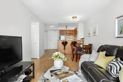38 Lee Centre Drive Toronto ON M1H 3J7