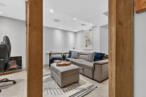 56 Ivory Court Clarington ON L1C 5C1