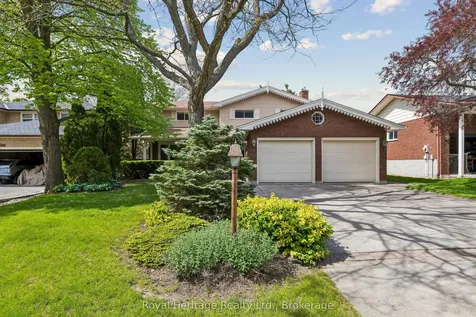 232 Beatrice Street W Oshawa ON L1G 7M9