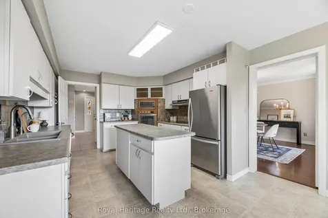 232 Beatrice Street W Oshawa ON L1G 7M9