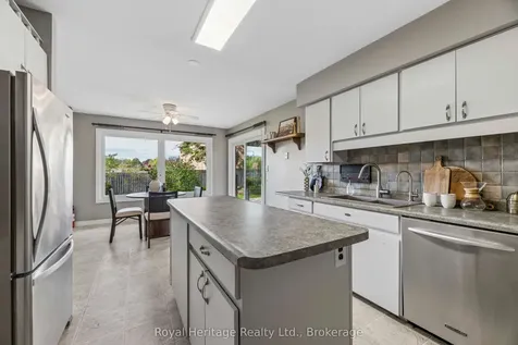 232 Beatrice Street W Oshawa ON L1G 7M9