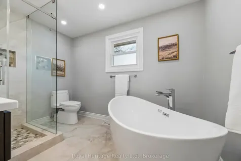 232 Beatrice Street W Oshawa ON L1G 7M9