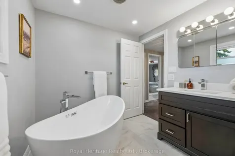 232 Beatrice Street W Oshawa ON L1G 7M9