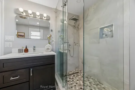 232 Beatrice Street W Oshawa ON L1G 7M9