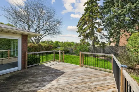 232 Beatrice Street W Oshawa ON L1G 7M9