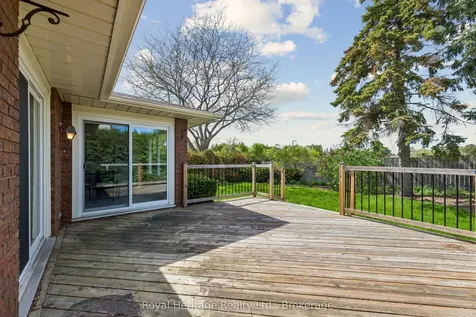 232 Beatrice Street W Oshawa ON L1G 7M9