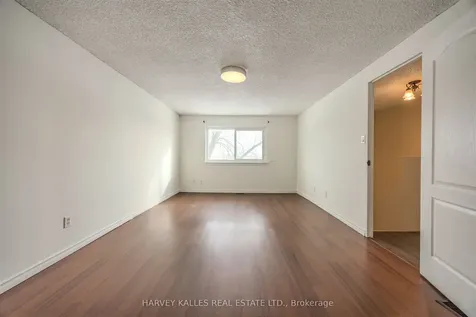 321 Blackthorn Street Oshawa ON L1K 1L3