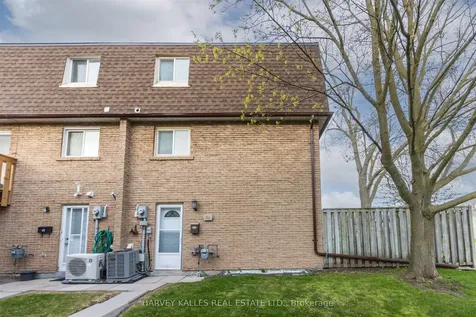 321 Blackthorn Street Oshawa ON L1K 1L3