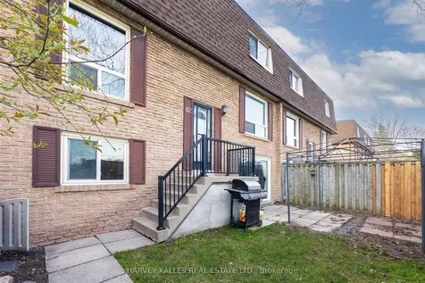 321 Blackthorn Street Oshawa ON L1K 1L3