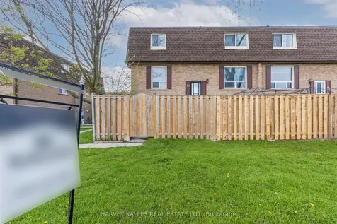 321 Blackthorn Street Oshawa ON L1K 1L3