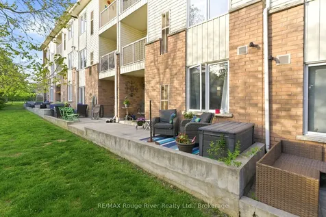 8 Petra Way Whitby ON L1R 0A6