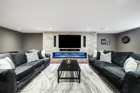 325 Maine Street Oshawa ON L1L 1A8