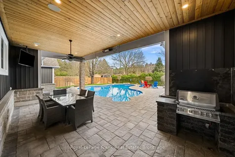 325 Maine Street Oshawa ON L1L 1A8