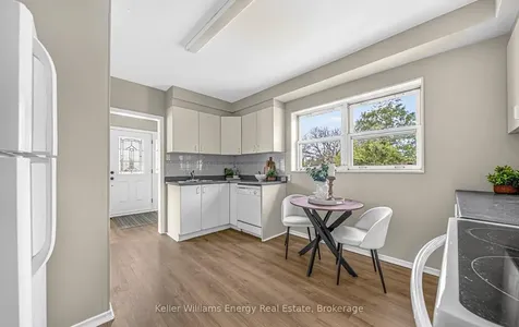 249 Thomas Street Oshawa ON L1J 1M3