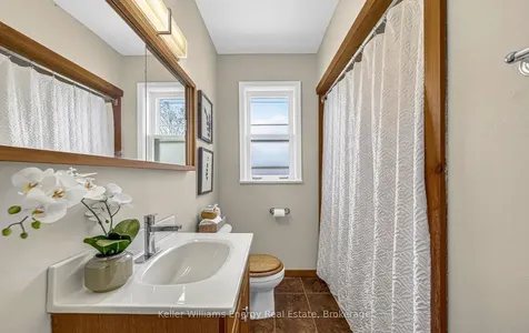249 Thomas Street Oshawa ON L1J 1M3