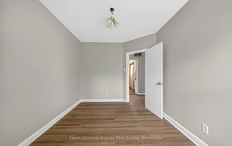 249 Thomas Street Oshawa ON L1J 1M3