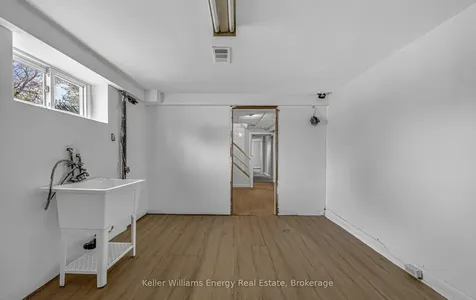 249 Thomas Street Oshawa ON L1J 1M3